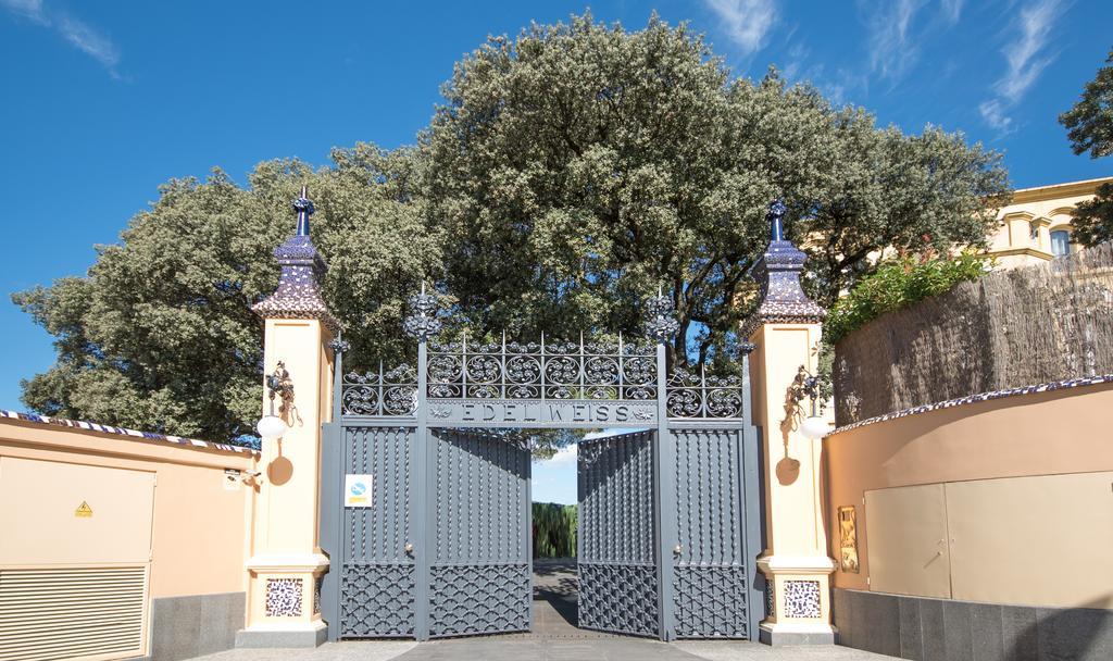 Hotel Boutique Edelweiss La Garriga (Adults Only) Екстериор снимка